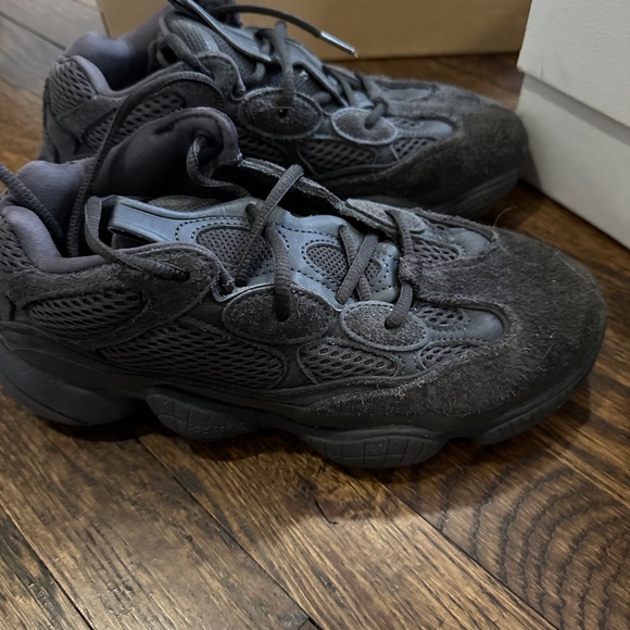 Shoes - Picture 3 of 4